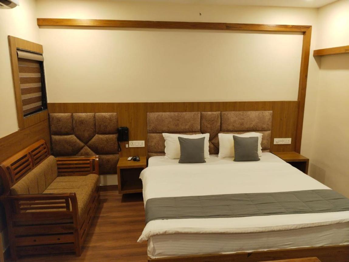 Hotel President Park Коимбатур Экстерьер фото