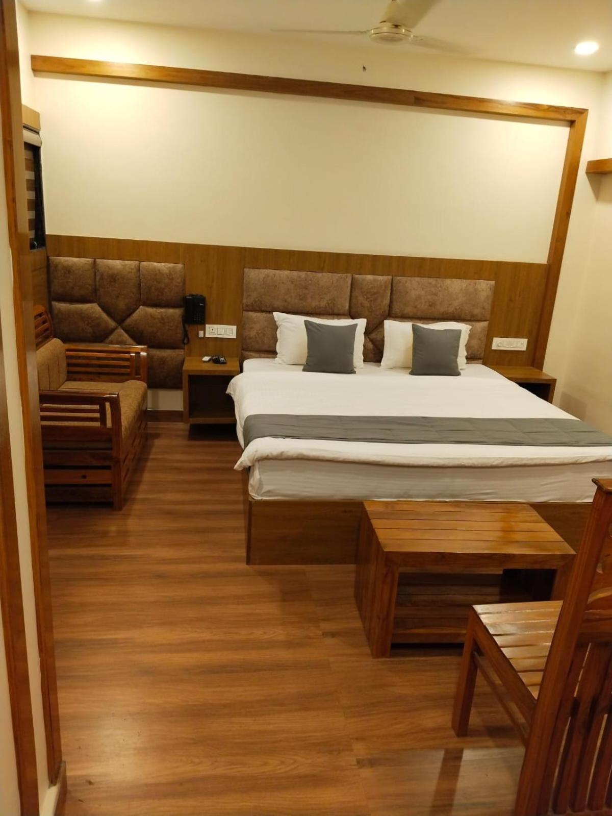 Hotel President Park Коимбатур Экстерьер фото