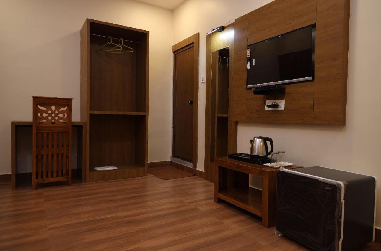 Hotel President Park Коимбатур Экстерьер фото
